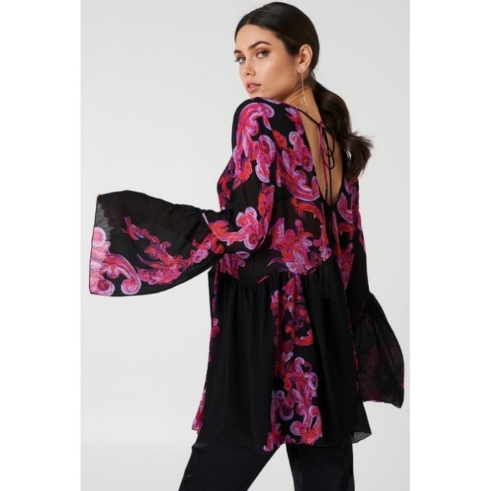 Free People Intimately Printed Symphony Black Pink Floral Bell Sleeve Top Small